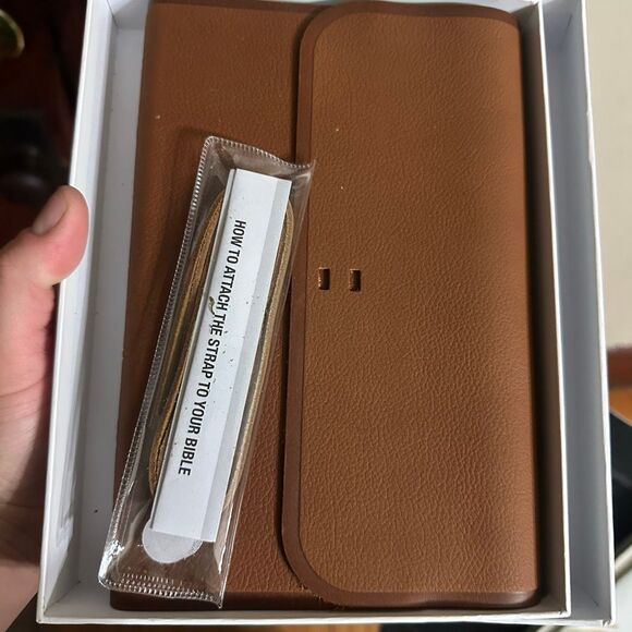 Thinline Bible, Red Letter leather strappy ESV Bible - Picture 2 of 5